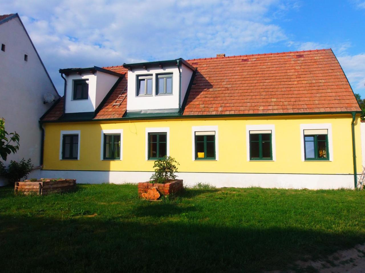 Gaestehaus Weinviertel - Niederoesterreich Siebenhirten Екстер'єр фото